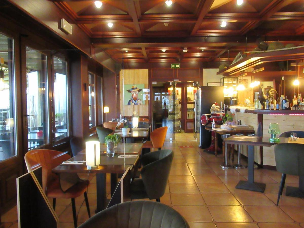 Hotel Restaurant N 4 Martelange Luaran gambar