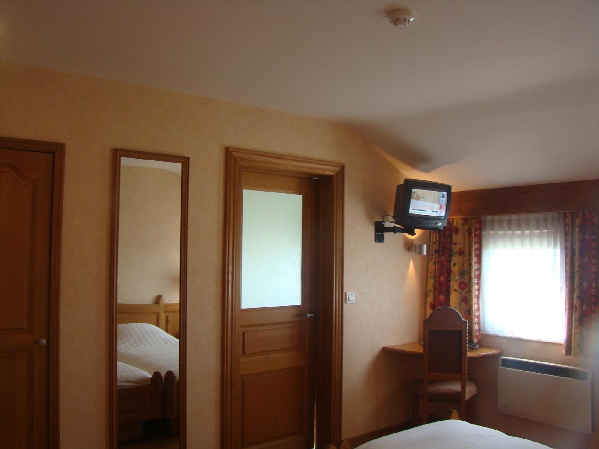 Hotel Restaurant N 4 Martelange Luaran gambar