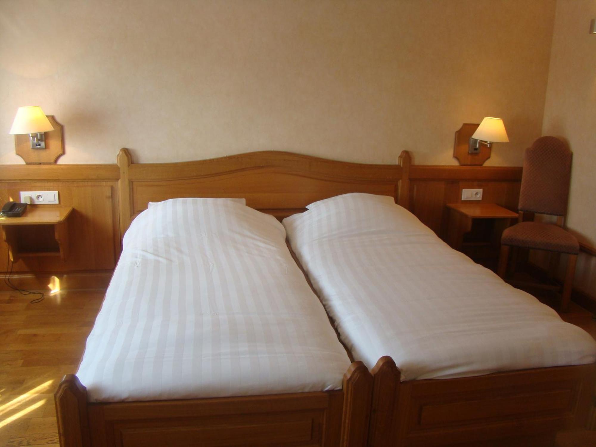 Hotel Restaurant N 4 Martelange Luaran gambar