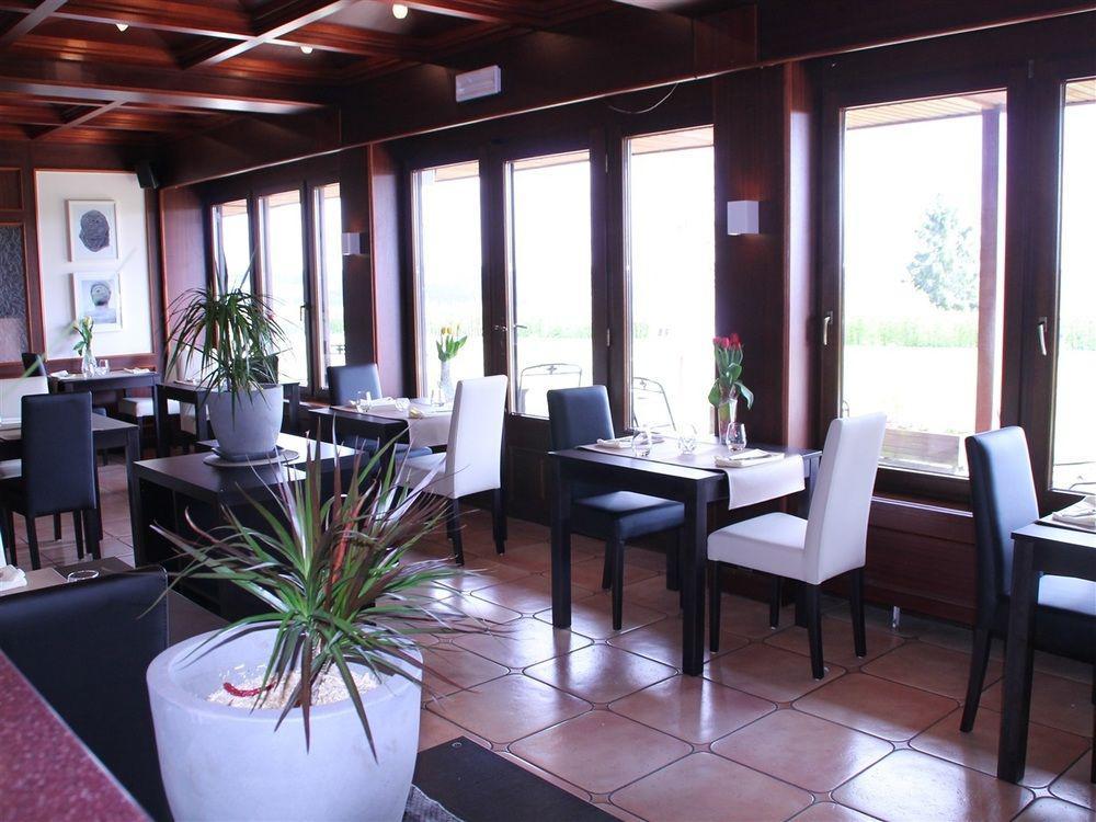 Hotel Restaurant N 4 Martelange Luaran gambar